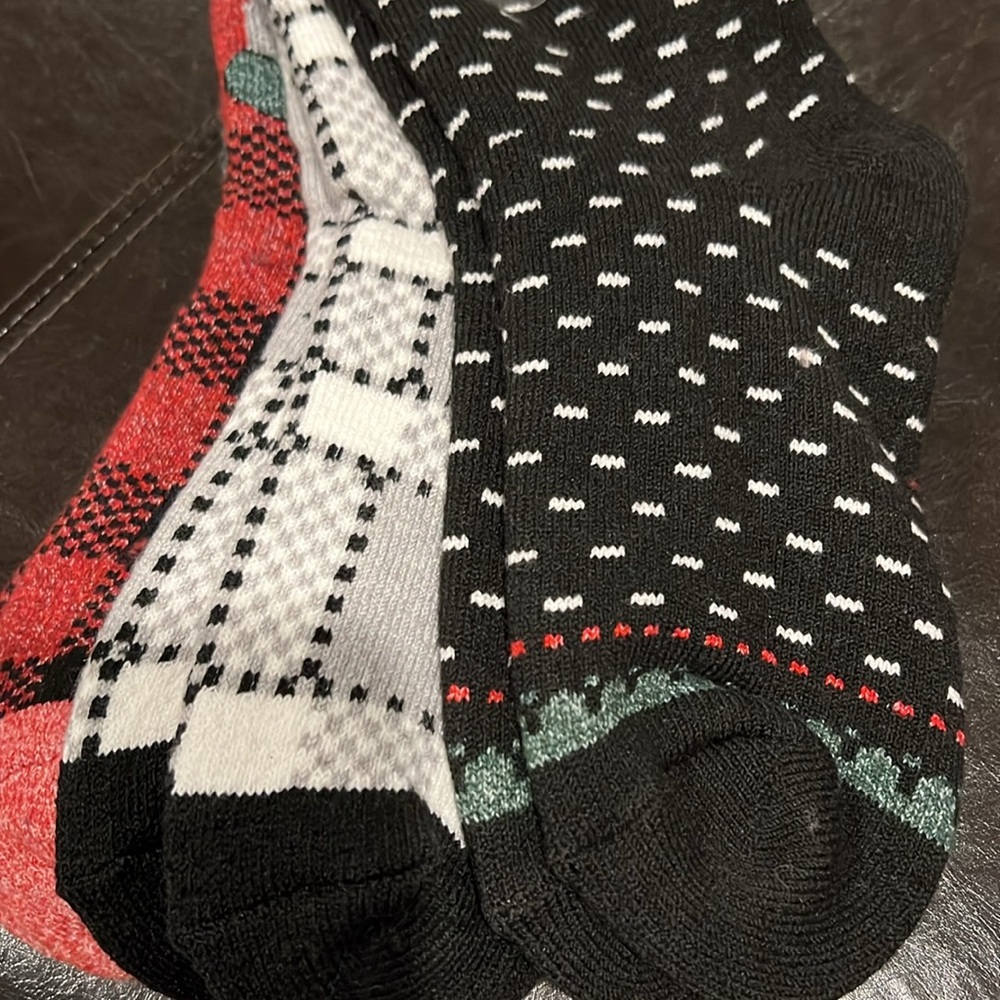 New Set of 3 pairs Cuddl Duds Holiday Lounge Socks 🧦 - Picture 7 of 12